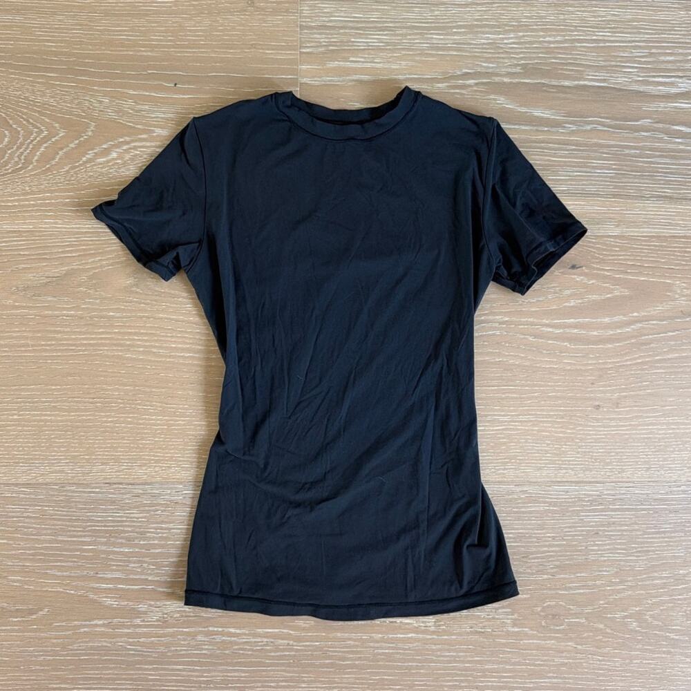 SKIMS Fits Everybody Tshirt Size XS in Black